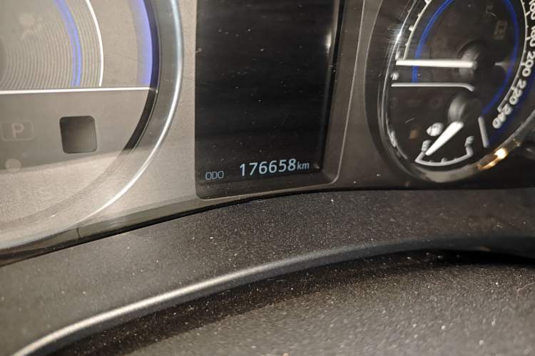 Used Toyota Corolla 2016 Dual-Engine 1.8L E-CVT Elite Edition