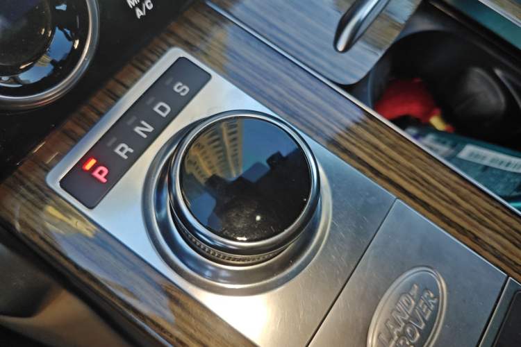Used Land Rover Range 2019 3.0 SCV6 Legacy Edition Gear Lever