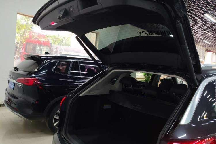 Used Volkswagen Tayron GTE Plug-in Hybrid 2020 1.4T Luxury Model Trunk