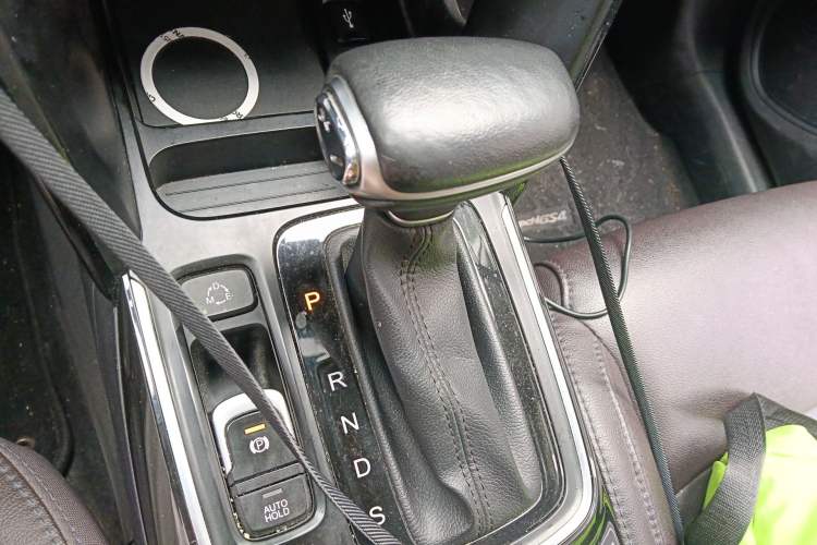 Used GAC Trumpchi GS4 2018 235T Automatic Two-Wheel Drive Luxury Smart Connectivity Millionth Anniversary Edition Gear Lever