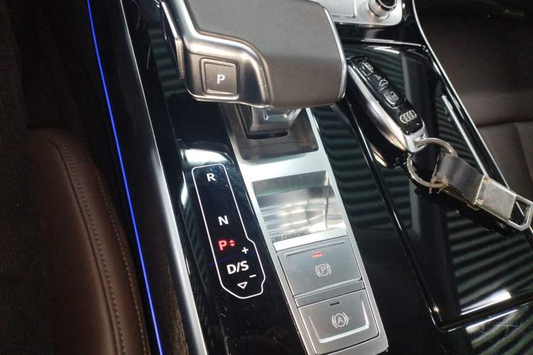 Used Audi A8 2019 Facelifted Plus A8L 50 TFSI quattro Comfort Version
