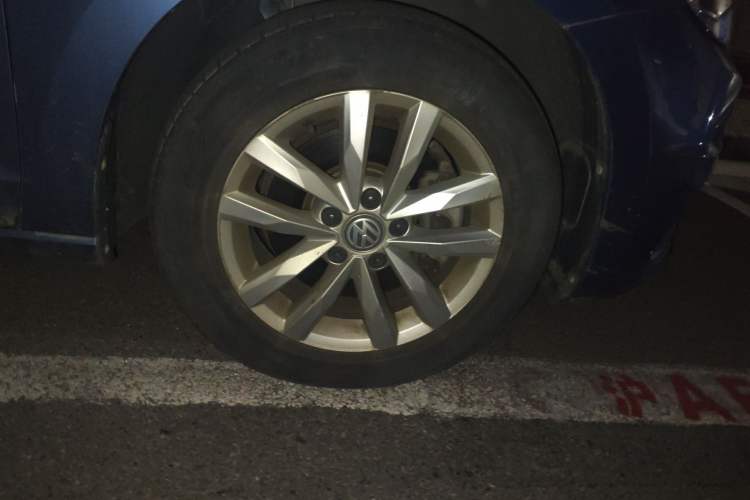 Used Volkswagen Touran 2018 Volkswagen Touran L 280TSI DSG Comfort Edition 7 Seats China V Emission Standard Right Front Wheel Hub