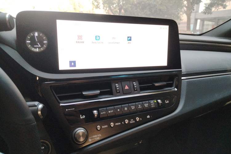 Used Lexus ES 2022 300h Excellence Edition