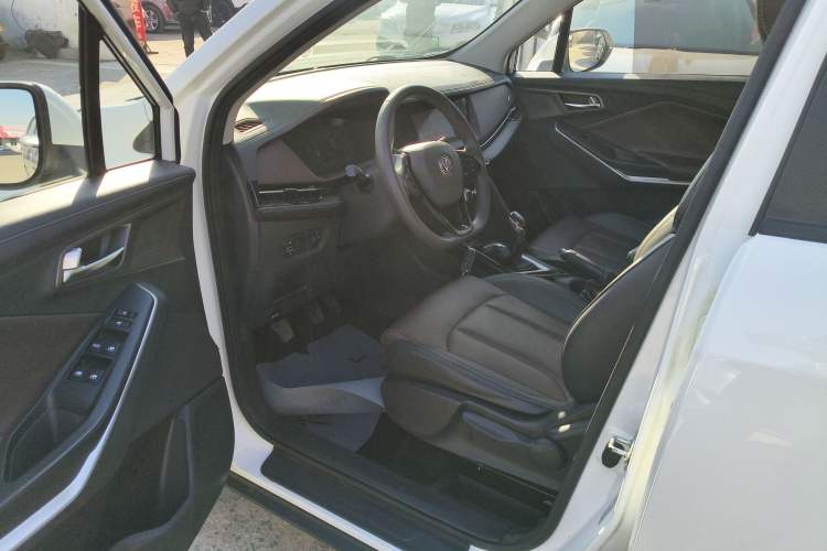 Used Changan CS15 2019 1.5L Manual Entry-Level Version China VI Standard