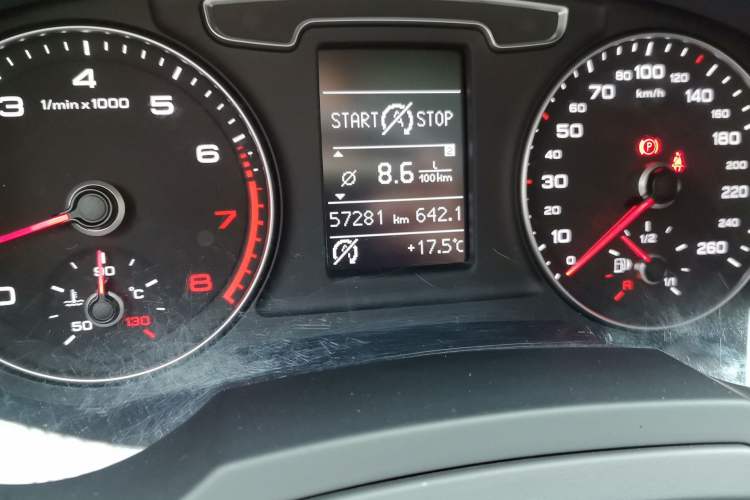 Used Audi Q3 2017 35 TFSI Fashion Model Odometer Close Up