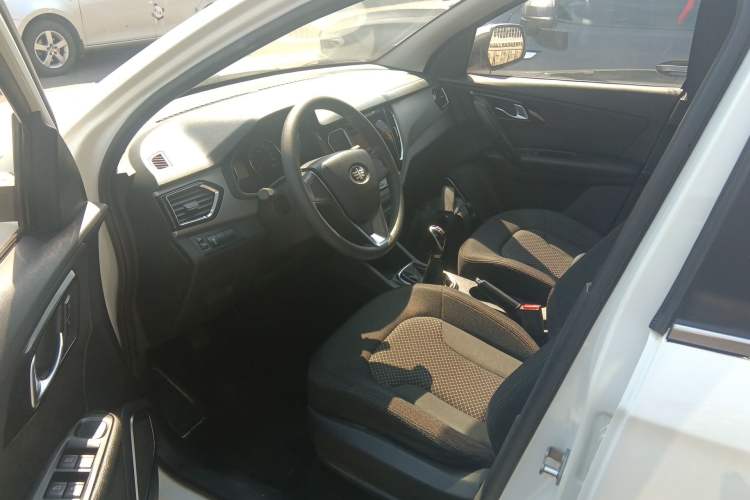 Used FAW Senya R7 2016 1.6L Manual Comfort Model Driver Seat