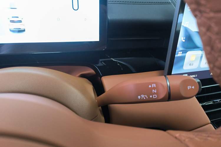 Used Wuling Xingguang S 2025 Model, 130km Flagship Edition Gear Lever