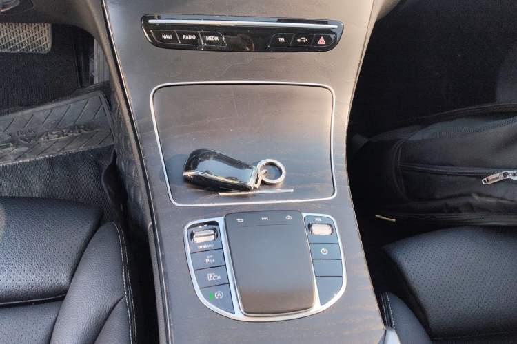 Used Mercedes-Benz C-Class 2020 C 200 L Fashion Edition Sport Version Gear Lever