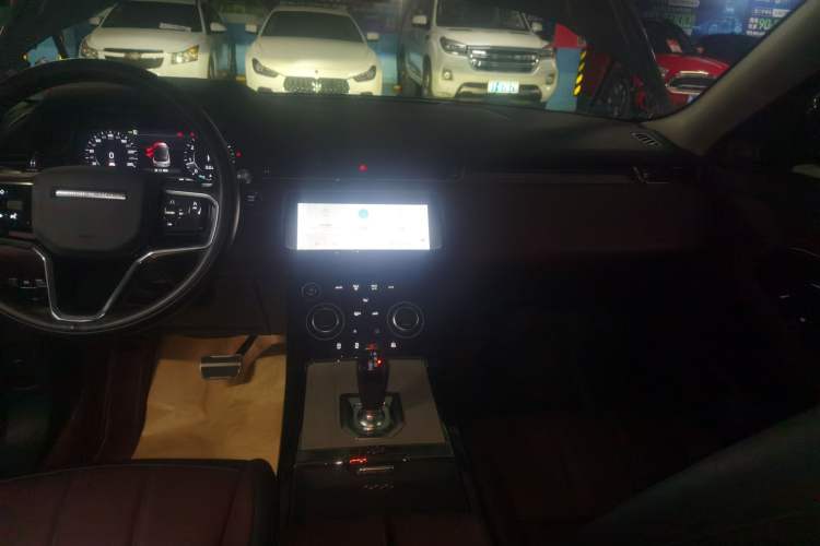 Used Land Rover Range Evoque 2021 Range Rover L 249 PS R-Dynamic SE Luxury Edition Audio And AC Panel