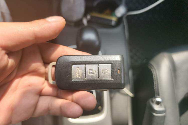 Used Mitsubishi Outlander 2014 2.4L 4x4 Deluxe Value Edition 5 Seats