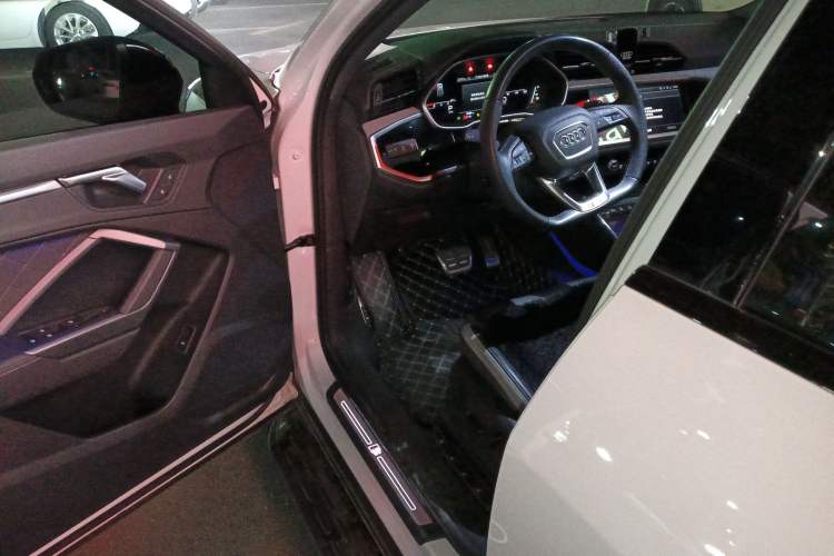 Used Audi Q3 Sportback 2024 40 TFSI Fashion Version Driver Seat