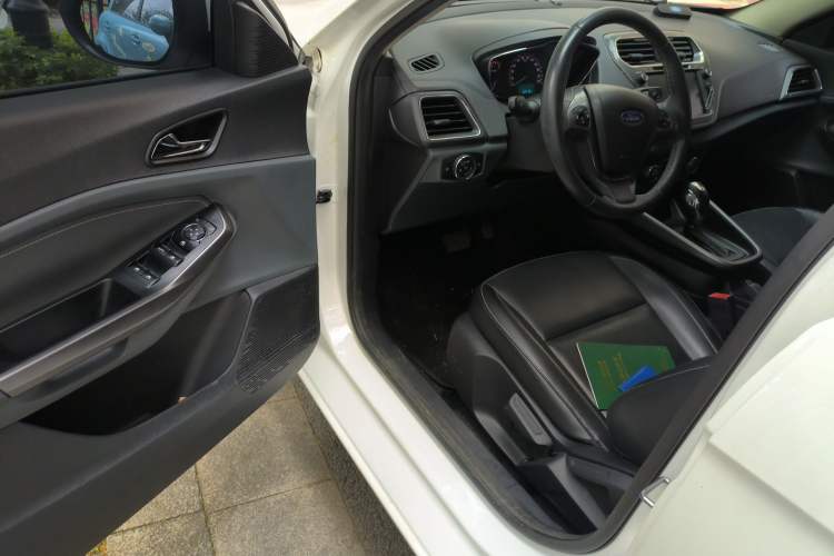 Used Ford Escort 2017 Happiness Edition 1.5L Automatic Fashion Version Driver Seat