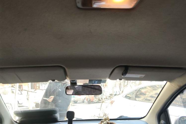 Used Nissan Livina 2010 Jingrui Edition 1.6L Manual Standard Model Headliner