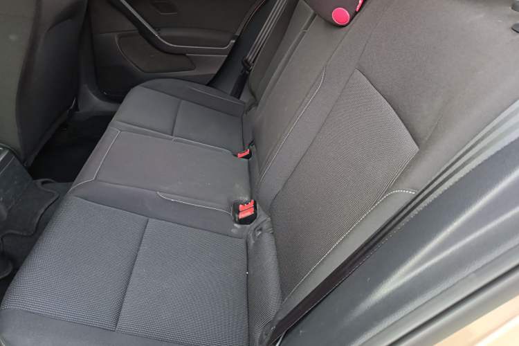 Used Volkswagen Golf 2014 1.6L Automatic Fashion Model Left Rear Seat