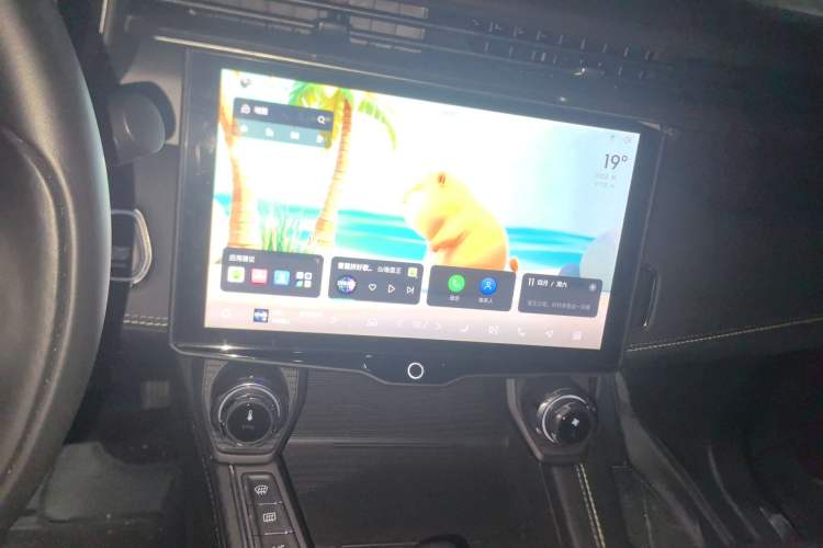 Used Lynk & Co 05 2023 2.0TD Two-Wheel Drive Shine Halo Audio And AC Panel