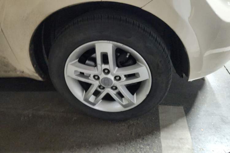 Used Kia Soul 2012 1.6L MT GL Right Front Wheel Hub