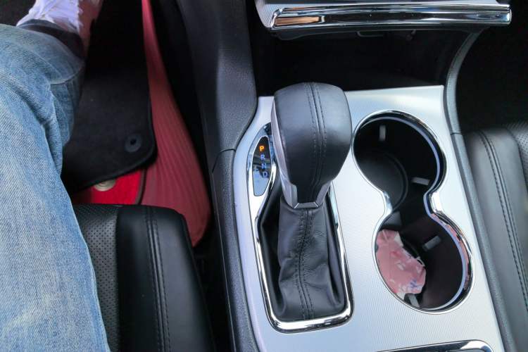 Used Jeep Grand Cherokee 2020 3.0L Elite Navigation Edition Gear Lever