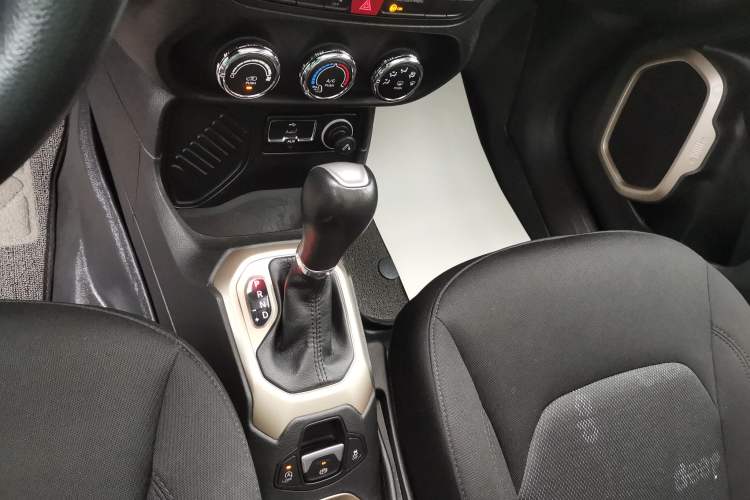 Used Jeep Renegade 2017 180T Automatic High-Energy Version