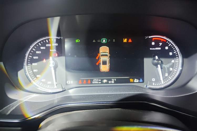 Used Roewe RX8 2018 30T Smart Connectivity All-Wheel Drive Supreme Edition

