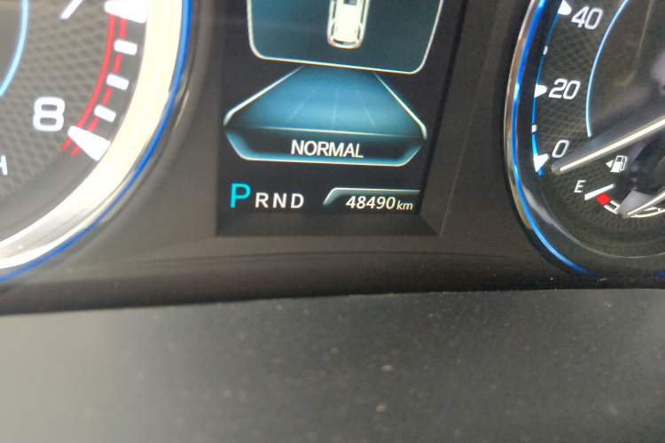 Used CHANGAN CS95 2017 2.0T Two-Wheel Drive Zhituo Edition Odometer Close Up