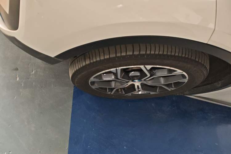 Used BMW X1 2020 sDrive20Li Premium Edition Left Front Wheel Hub