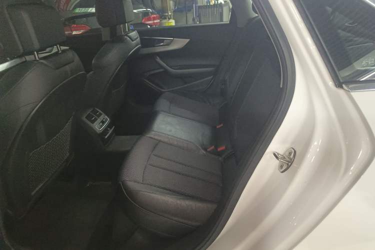 Used Audi A4L 2018 30th Anniversary Edition 45 TFSI quattro Sport model Left Rear Seat