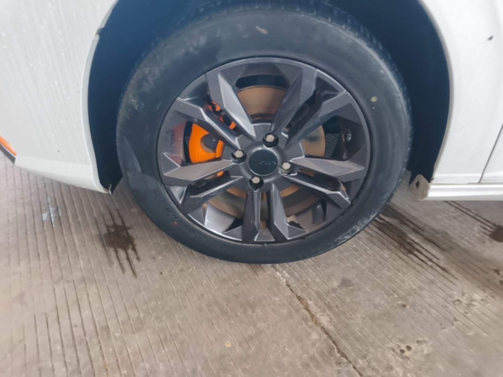 Dongfeng Aeolus Yixuan 2023 1.5L Automatic Glory Edition — снимка 10