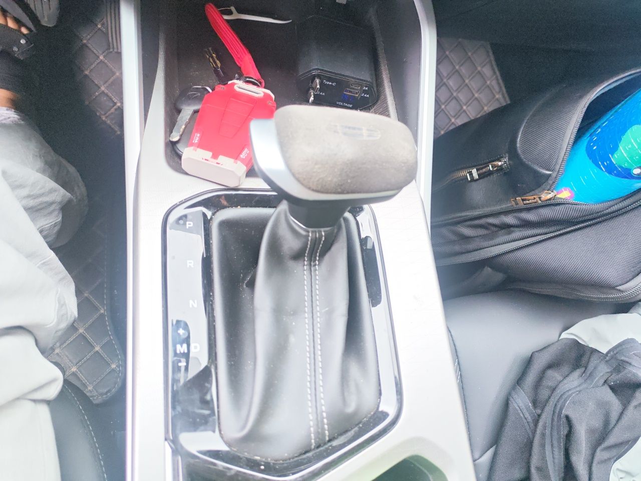 Geely Auto Emgrand 2025 4th Generation 1.5L CVT Luxury Version — снимка 13