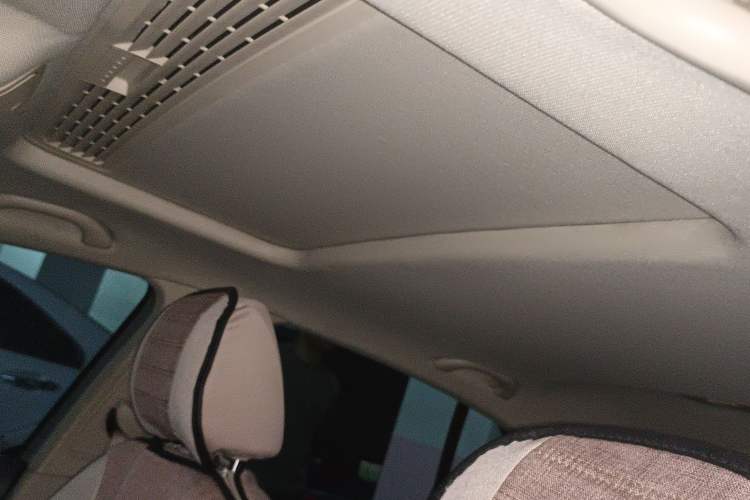 Used Volkswagen Sagitar 2011 1.4 TSI Automatic Luxury Edition
