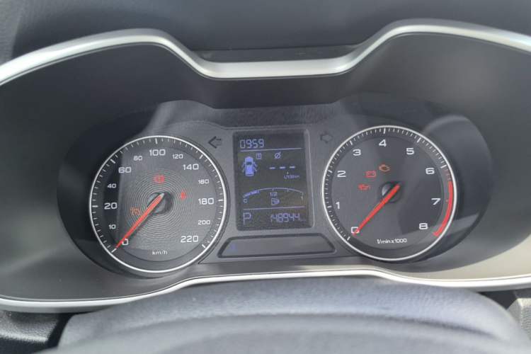 Used MG ZS 2017 1.5L Automatic Luxury Internet Edition
