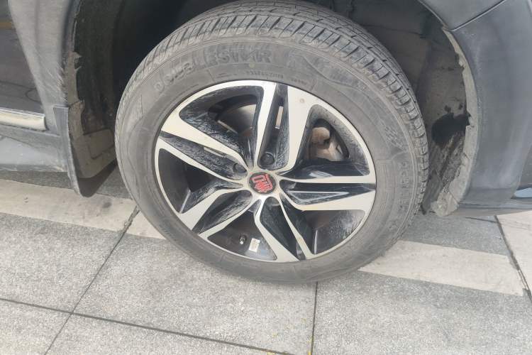 Used BYD Tang New Energy 2015 2.0T Four-Wheel-Drive Flagship Model Right Front Wheel Hub