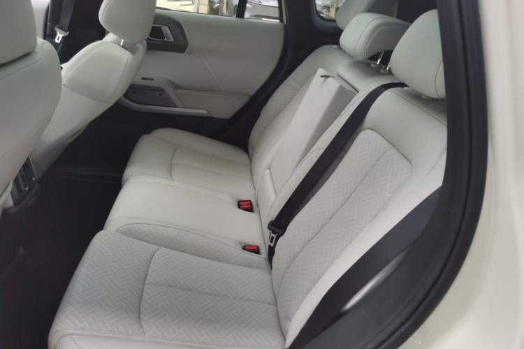 Used Formula Leopard Titanium 3 2025 501KM All-Wheel Drive Intelligent Driving Ultra Version
