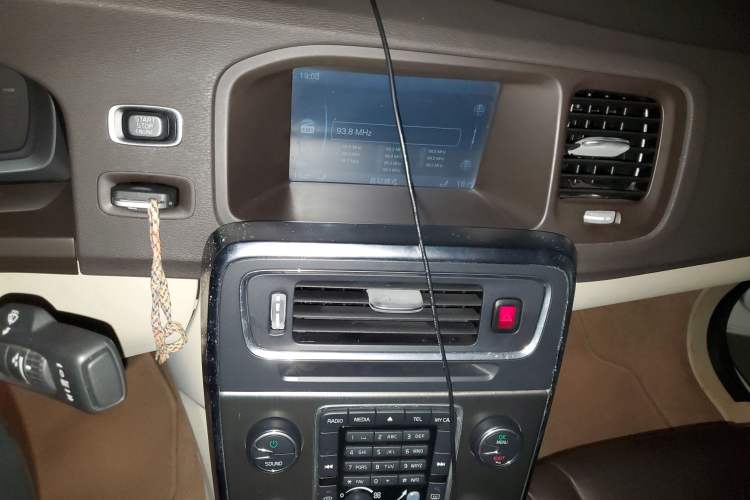 Used Volvo S60 2014 S60L 2.0T Zhiyuan Edition