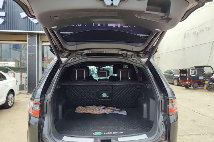 Used Land Rover Discovery Sport 2022 Revised Version 249 PS R-Dynamic S Performance Edition 5 Seats Trunk