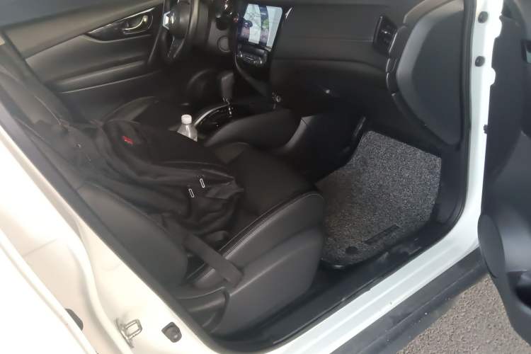 Used Nissan X-Trail 2020 2.0L XL ITS CVT 2WD SmartConnect Comfort Edition Right Front Seat