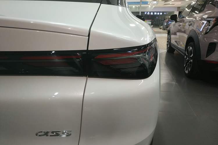 Used ARCFOX Alpha S5 2024 560MAX 185kW
