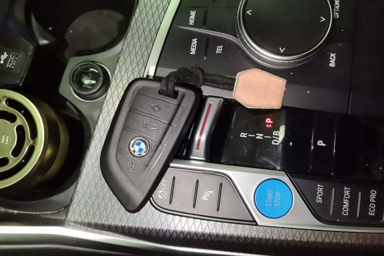 Used BMW i3 2024 eDrive 40 L Midnight Edition Interior 1