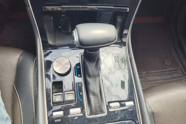 Used GAC Trumpchi GS5 2019 270T Automatic Luxury Edition Gear Lever