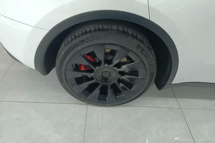 Used Tesla Model Y 2021 Long-Range All-Wheel-Drive Version 3D7
