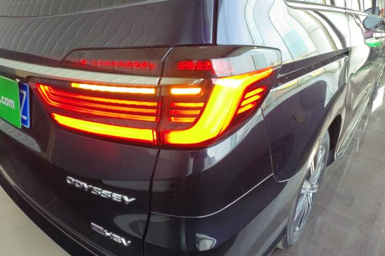 Used Honda Odyssey 2024 2.0L eHEV Sharp & Smart Edition