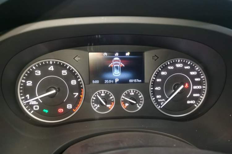 Used BORGWARD BX5 2017 25TGDI Automatic Two-Wheel Drive Fashion Plus Model Odometer Close Up