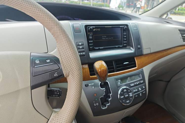 Used Toyota Previa 2006 2.4L 7-Seater Standard Edition Audio And AC Panel