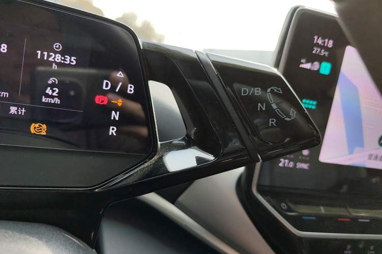 Used Volkswagen ID.4 CROZZ 2024 Facelifted PRO Gear Lever