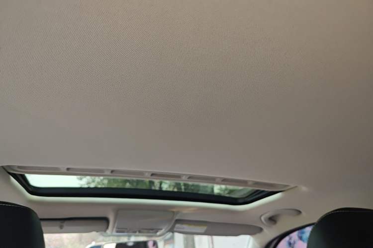 Used Volkswagen Cross Lavida 2014 1.6L Automatic Headliner