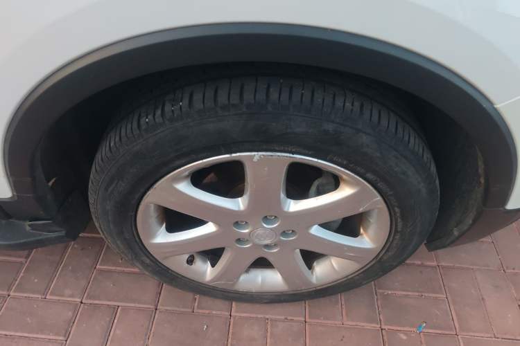 Used Buick Encore 2015 1.4T Automatic Two-Wheel Drive Urban Elite Version Right Front Wheel Hub