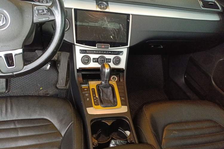 Used Volkswagen Magotan 2015 1.8TSI Advanced Model
