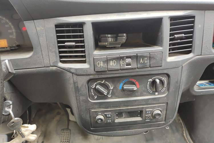 Used Wuling Zhiguang 2015 1.2L Practical LS-I Model
