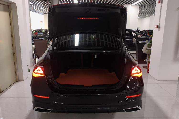 Used Mercedes-Benz E-Class 2025 Year Restyled E 260 Sport Edition Trunk