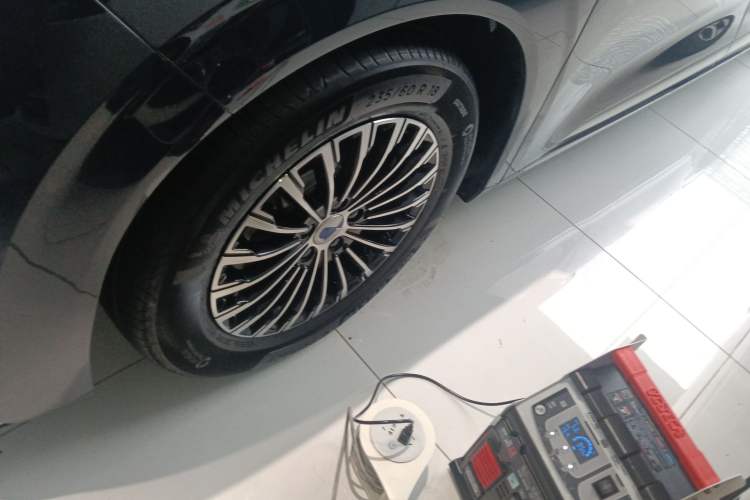 Used Denza D9 2024 DM-i 1050 Luxury Model
