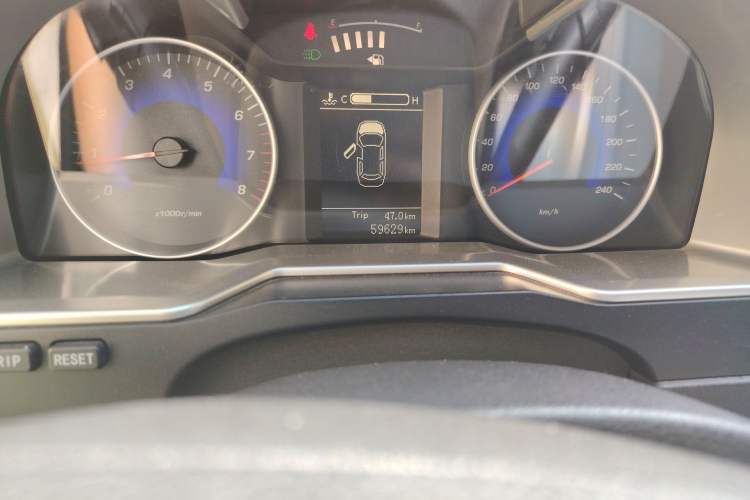 Used Geely Auto Emgrand 2014 Sedan 1.5L Manual Elite Model
